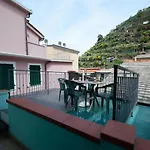 Casa Di Mezzo By Arbaspaa *