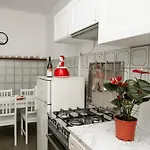 Casa Di Mezzo By Arbaspaa 아파트 *