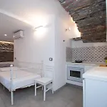 Διαμέρισμα Casa Di Mezzo By Arbaspaa *