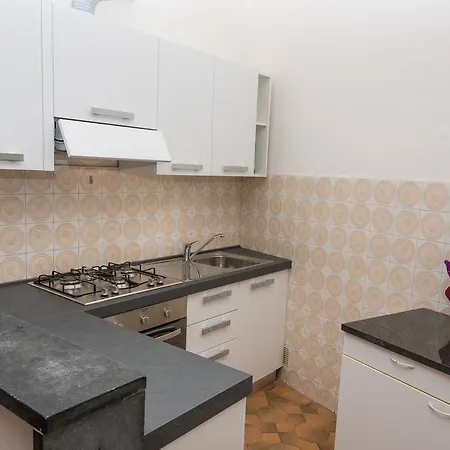 Casa Di Mezzo By Arbaspaa * מנרולה