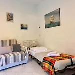 Casa Di Mezzo By Arbaspaa *