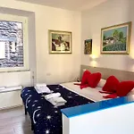 Casa Di Mezzo By Arbaspaa *