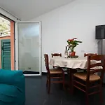 Casa Di Mezzo By Arbaspaa アパート