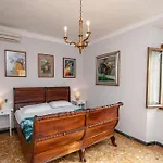 Casa Di Mezzo By Arbaspaa アパート