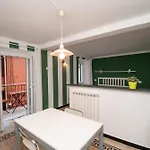 Casa Di Mezzo By Arbaspaa アパート