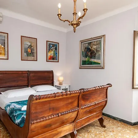 Casa Di Mezzo By Arbaspaa